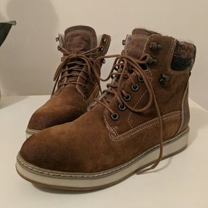 New with tags - Winter boots
